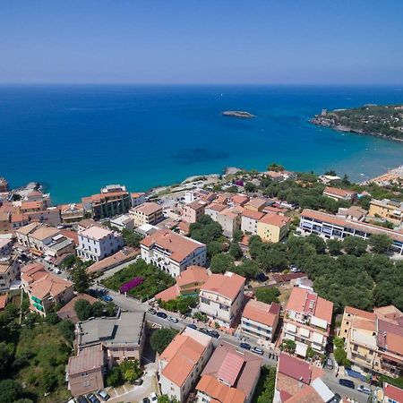 Delfino Hotel Marina di Camerota Exterior photo