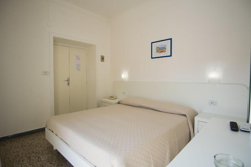 Delfino Hotel Marina di Camerota Exterior photo