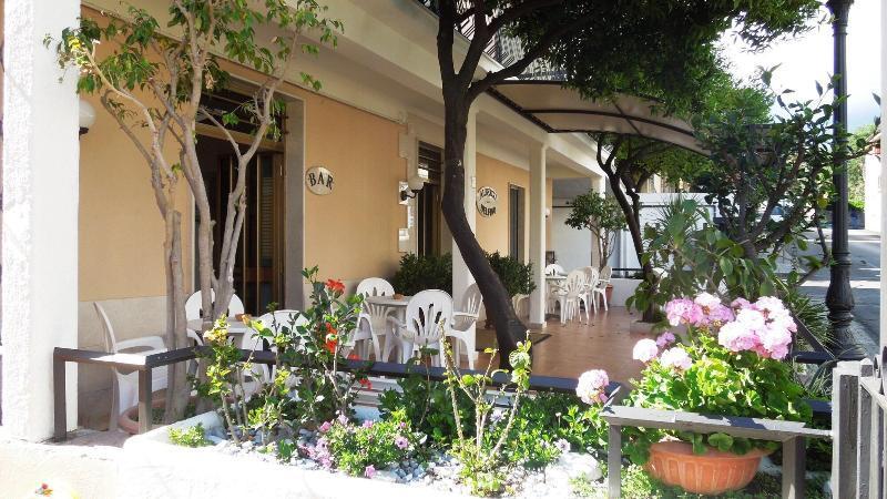 Delfino Hotel Marina di Camerota Exterior photo