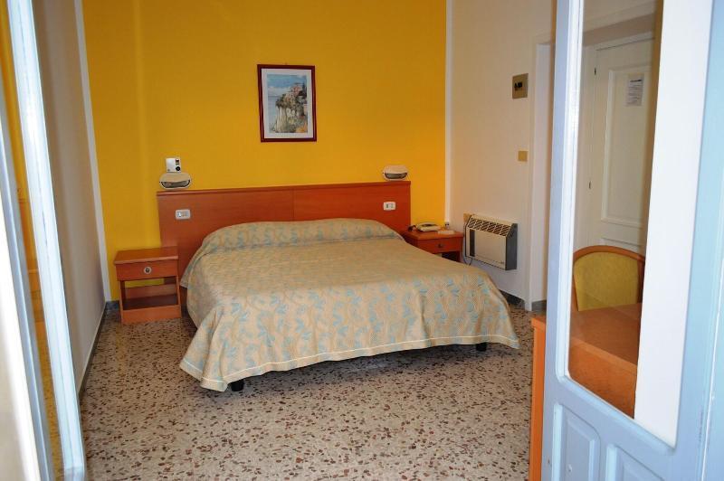 Delfino Hotel Marina di Camerota Exterior photo