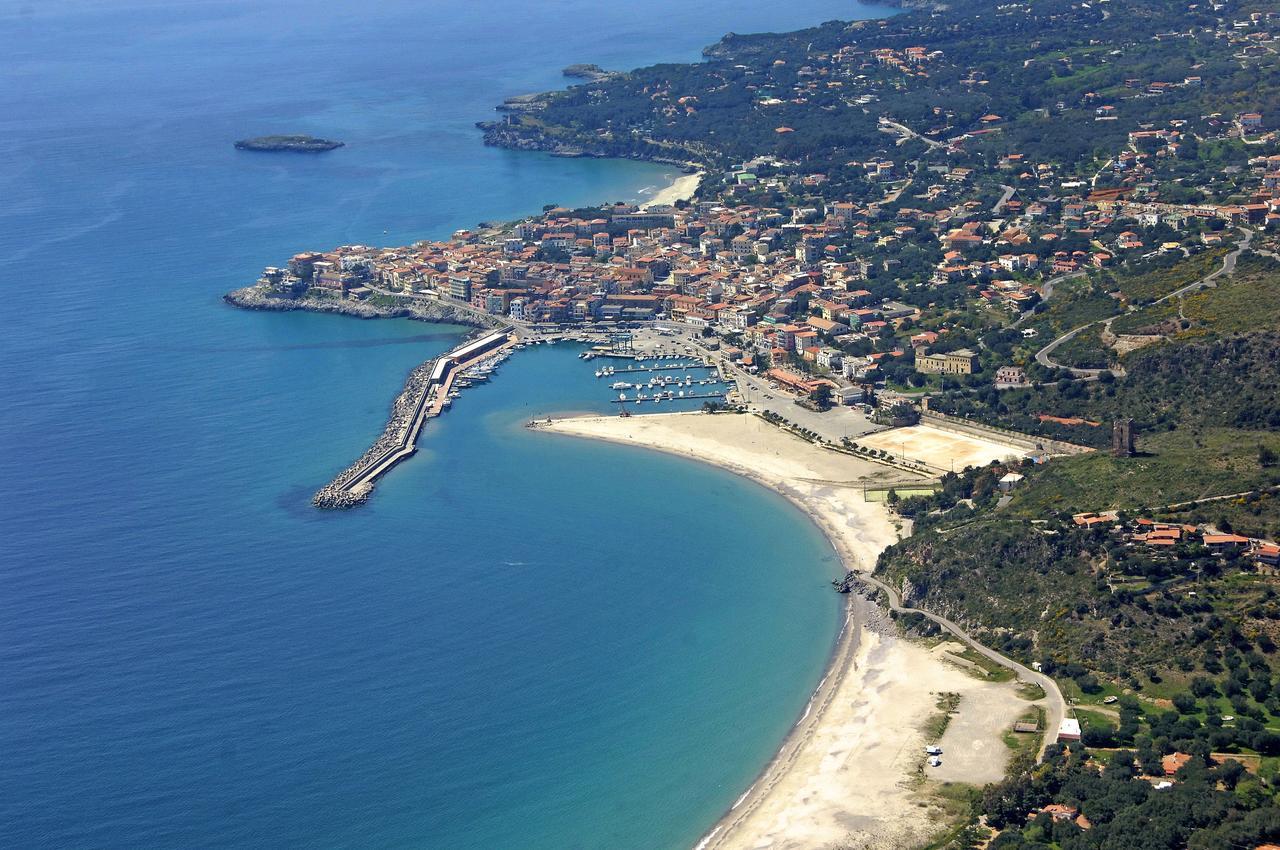 Delfino Hotel Marina di Camerota Exterior photo