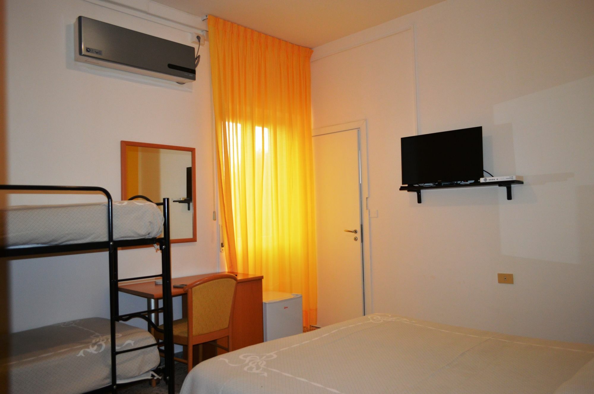 Delfino Hotel Marina di Camerota Exterior photo
