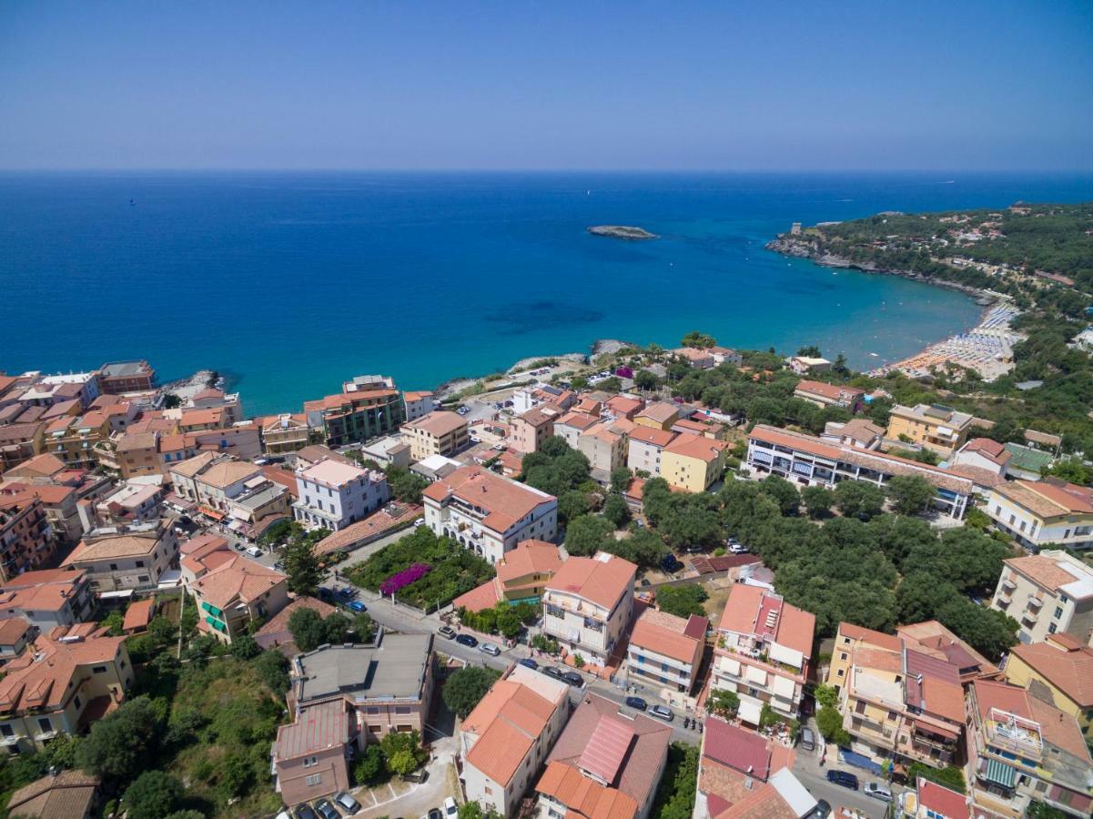 Delfino Hotel Marina di Camerota Exterior photo