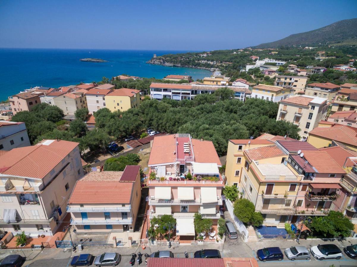 Delfino Hotel Marina di Camerota Exterior photo